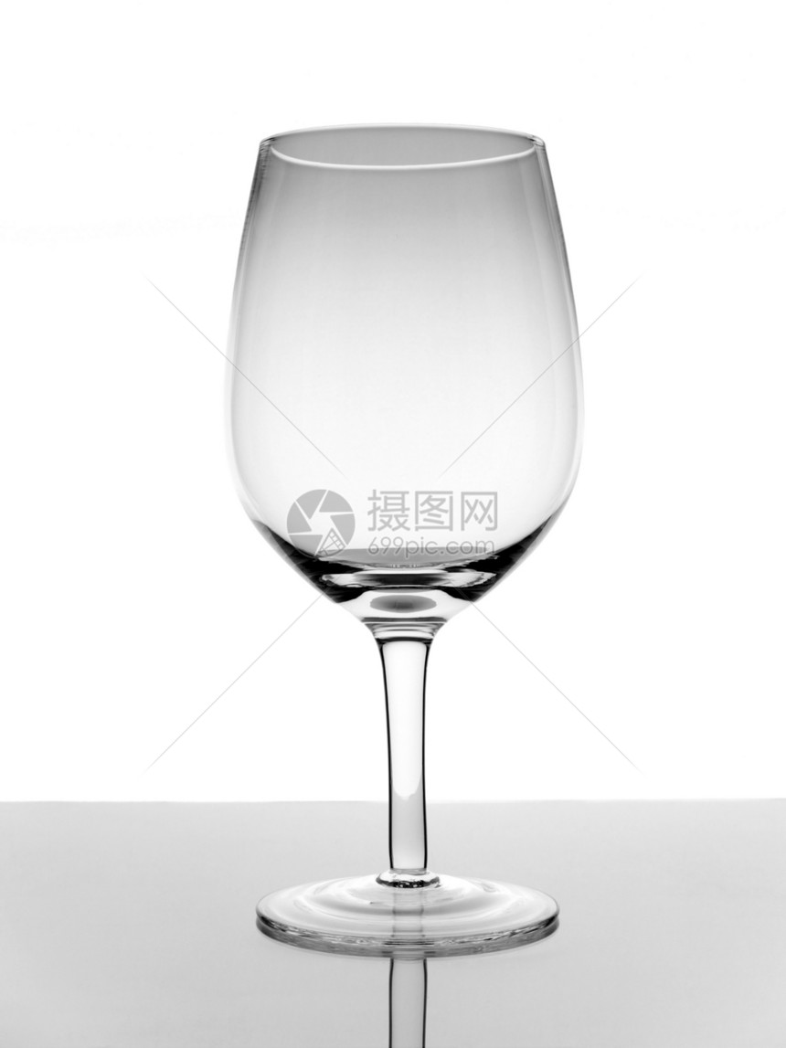 清空的酒杯红色玻璃派对饮料空白白色桌子杯子水晶餐厅图片