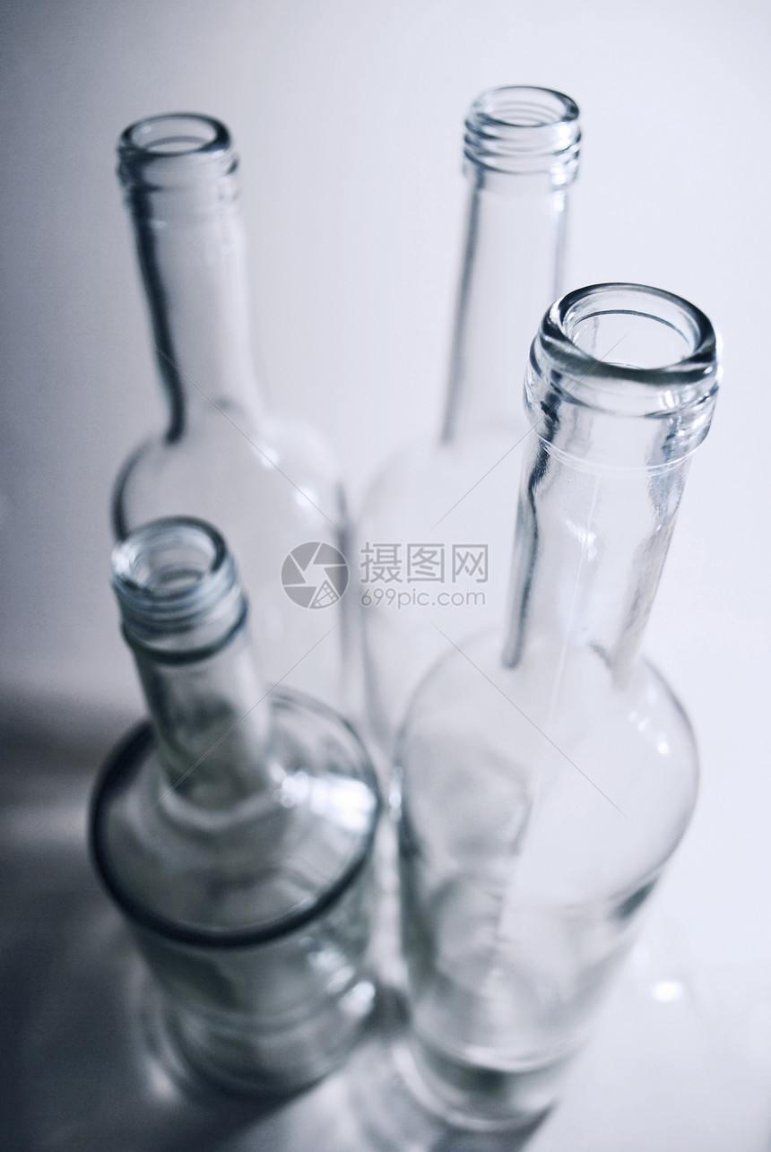 瓶装瓶玻璃酒精图片