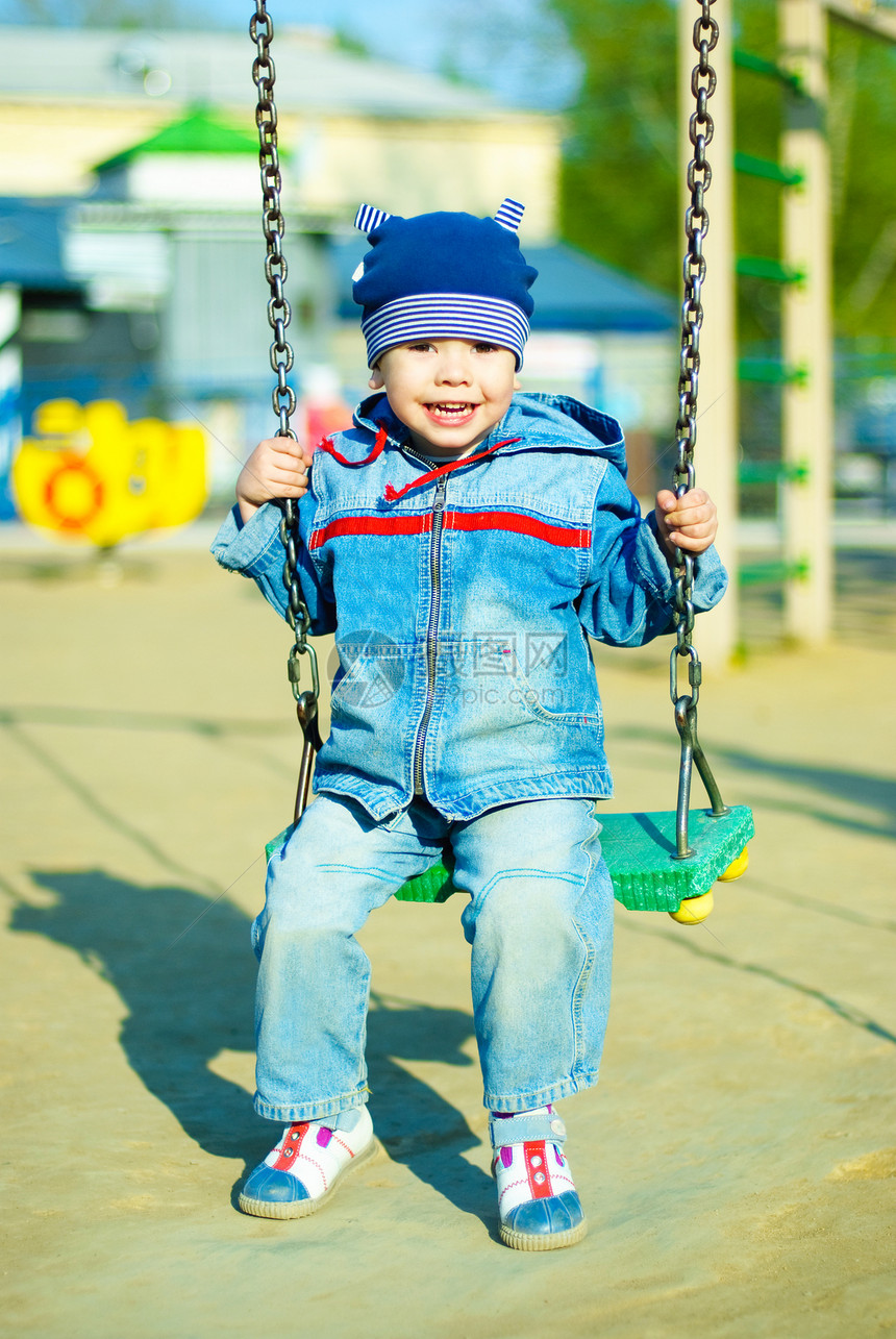 户外可爱男孩喜悦城市游戏婴儿孩子闲暇乐趣衣服公园童年图片