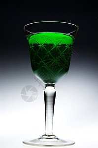 绿仙子绿色眼镜派对水晶新年庆典饮料酒精玻璃背景图片