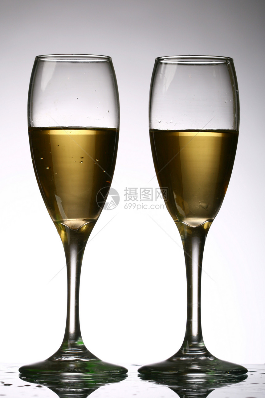 葡萄酒杯酒吧美食派对反射桌子庆典饮食玻璃餐厅酒厂图片