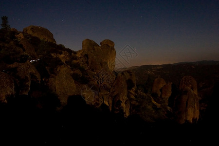 Pinnacle 国家纪念碑石头火山石峰旅行保护公园地标岩石背景图片
