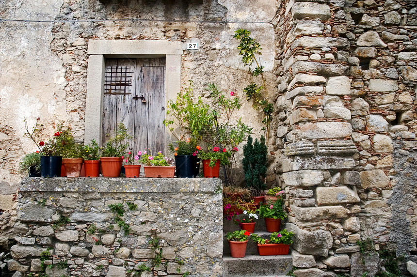 意大利老石屋建筑学房子花朵花瓶石头图片
