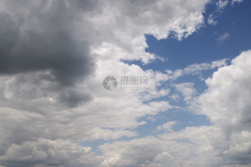 云在天上天气多云苍穹雨云蓝色天穹图片