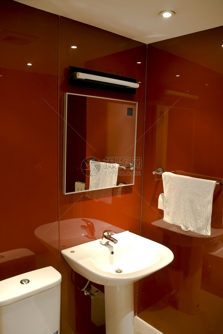 现代洗手间房间公寓流动洗澡洗手盆白色奢华卫生间酒店生活图片