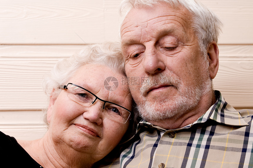 爱年老灰色夫妻祖父祖母男人卷发老年女士眼镜女性图片