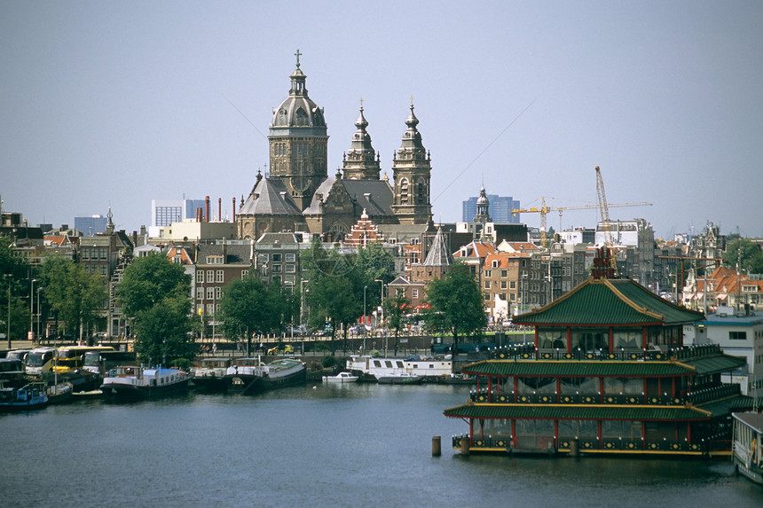 阿姆斯特丹运河城市船屋游客旅行尖顶风景漂浮特丹圆顶图片