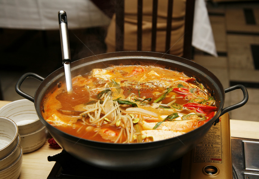 韩国汤课程烹饪托盘午餐美食海鲜猪肉面条餐厅美味图片