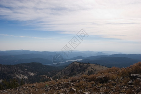 凯泽峰地平线荒野高度天空花岗岩顶峰国家草地全景岩石高清图片