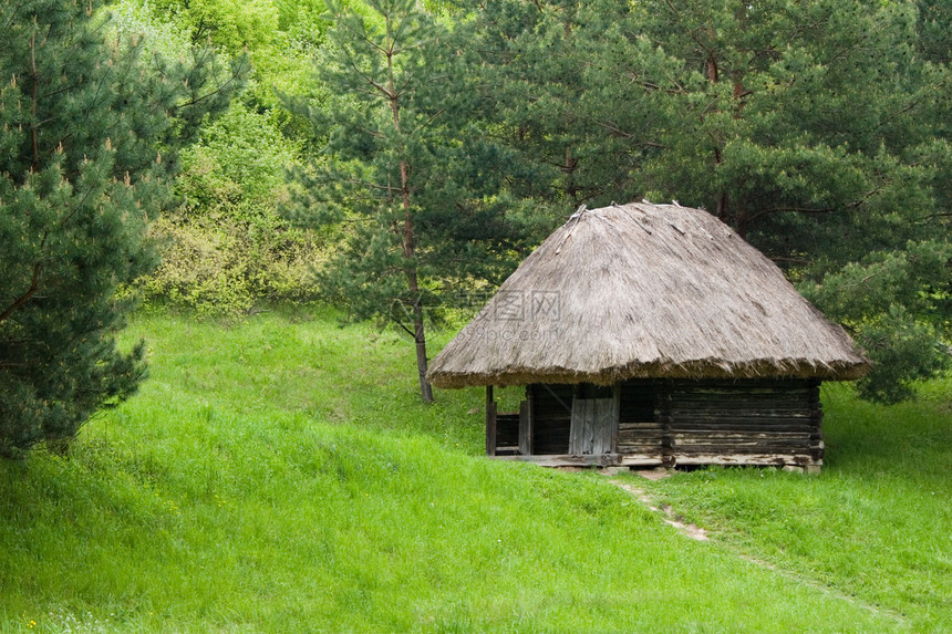 旧旧小屋场景乡村草地风化建筑国家住宅木头星星植物图片