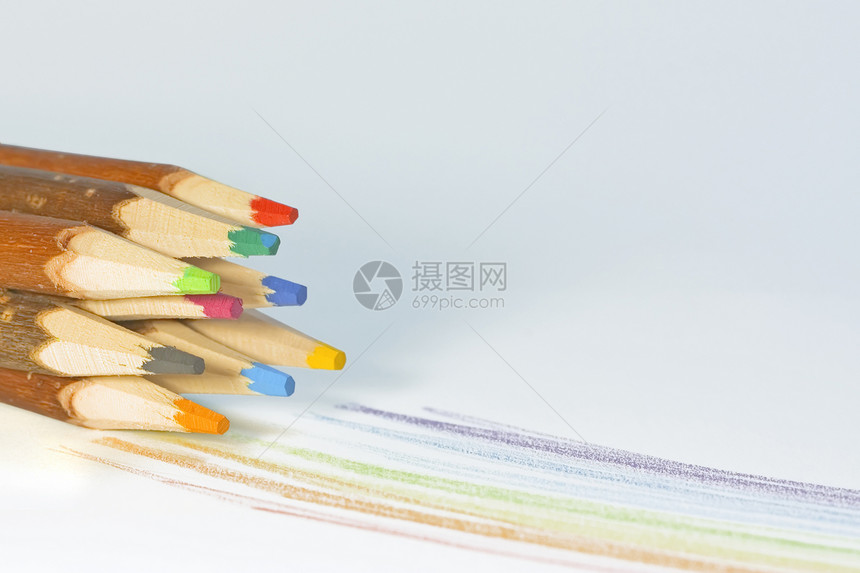 木铅笔绘画艺术木头彩虹小路图片