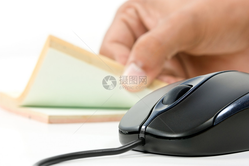 黑计算机鼠标和写字板办公室冲浪写作桌子指针技术白色电子产品软垫电脑图片