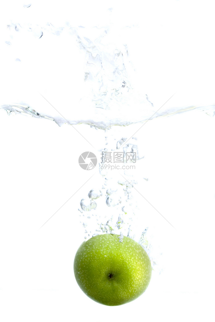 绿苹果影棚生活方式水果健康饮食气泡喷涂蓝色碰撞横截面食物图片