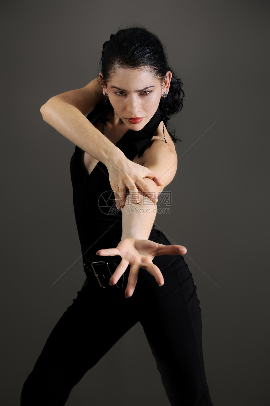 弗拉门科舞者女孩女性棕榈拉丁艺术姿势工作室成人手指女士图片