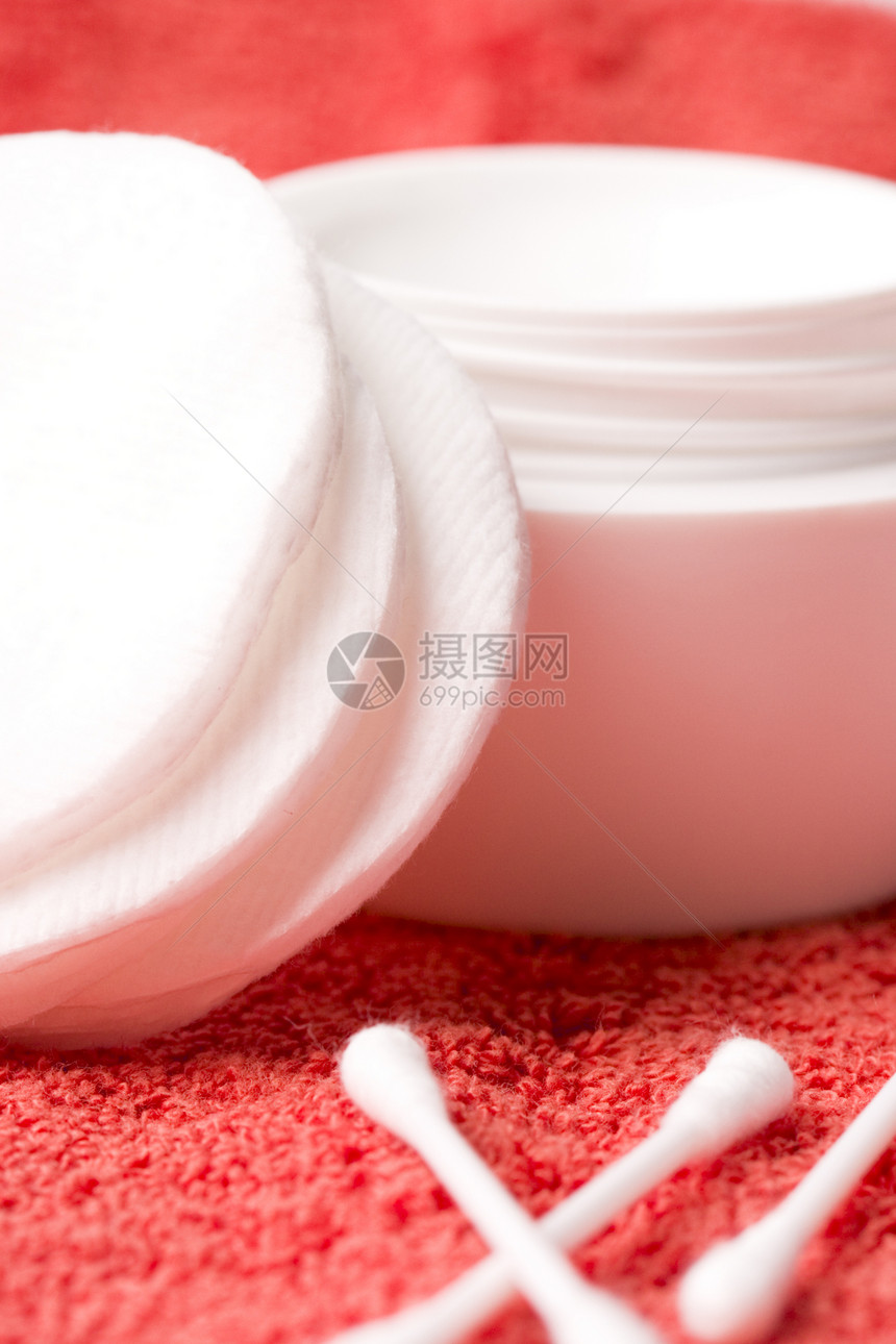 棉棉棉垫和面部薄膜白色打扫保健化妆品软垫红色粉色宏观药品身体图片