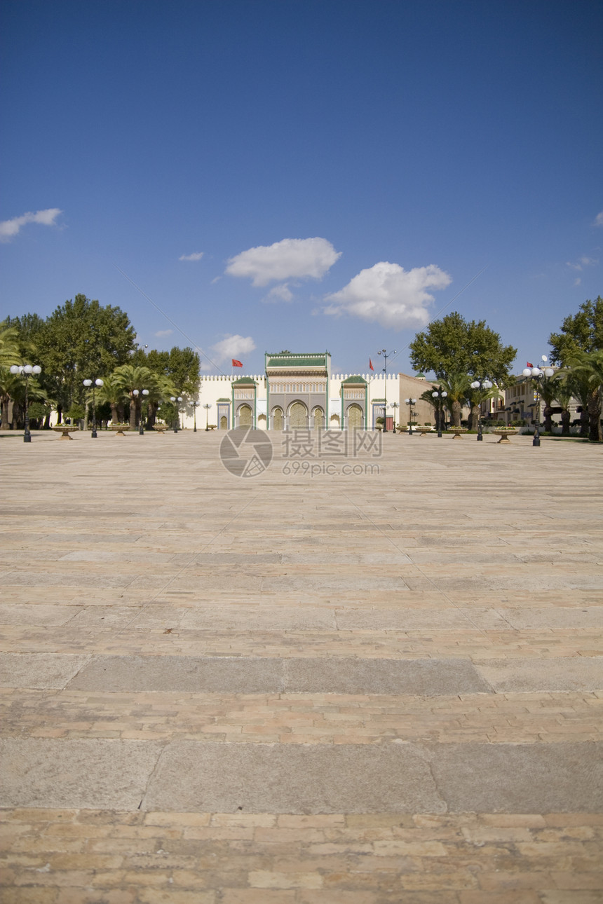 皇宫蓝天旅游水平建筑旅行绿树结构红旗大理石场地图片