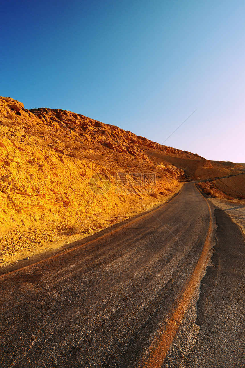 危险曲线石头岩石交通航程三角形沙漠运输沥青旅行侵蚀图片
