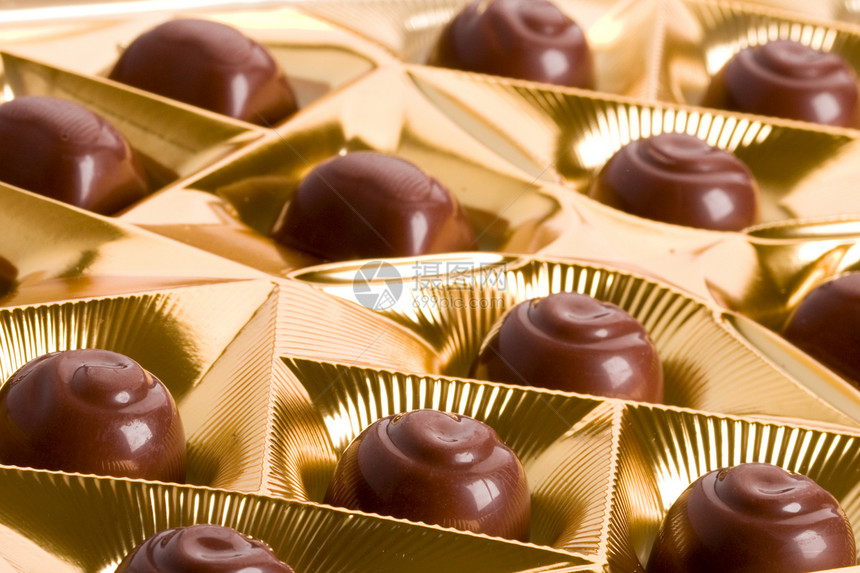 巧克力糖宏观东西甜品可可小吃牛奶甜点金子美食盒子图片