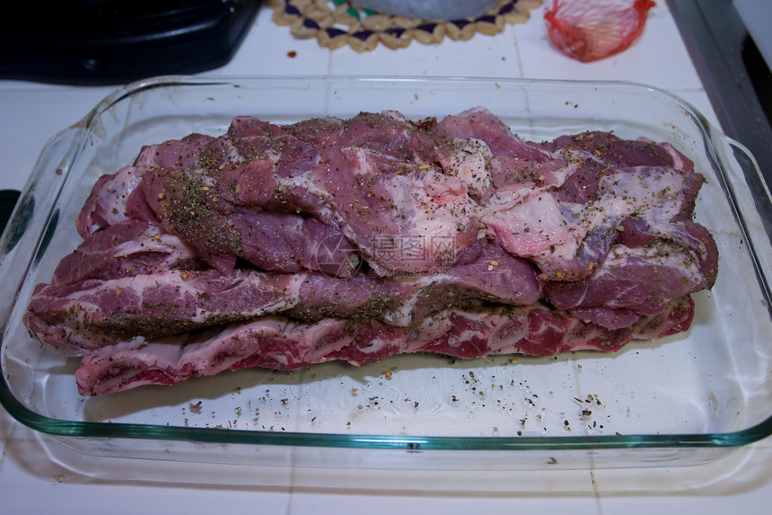 猪肉烤土豆香料炙烤用餐小吃红色食谱食物蔬菜腰部美味图片