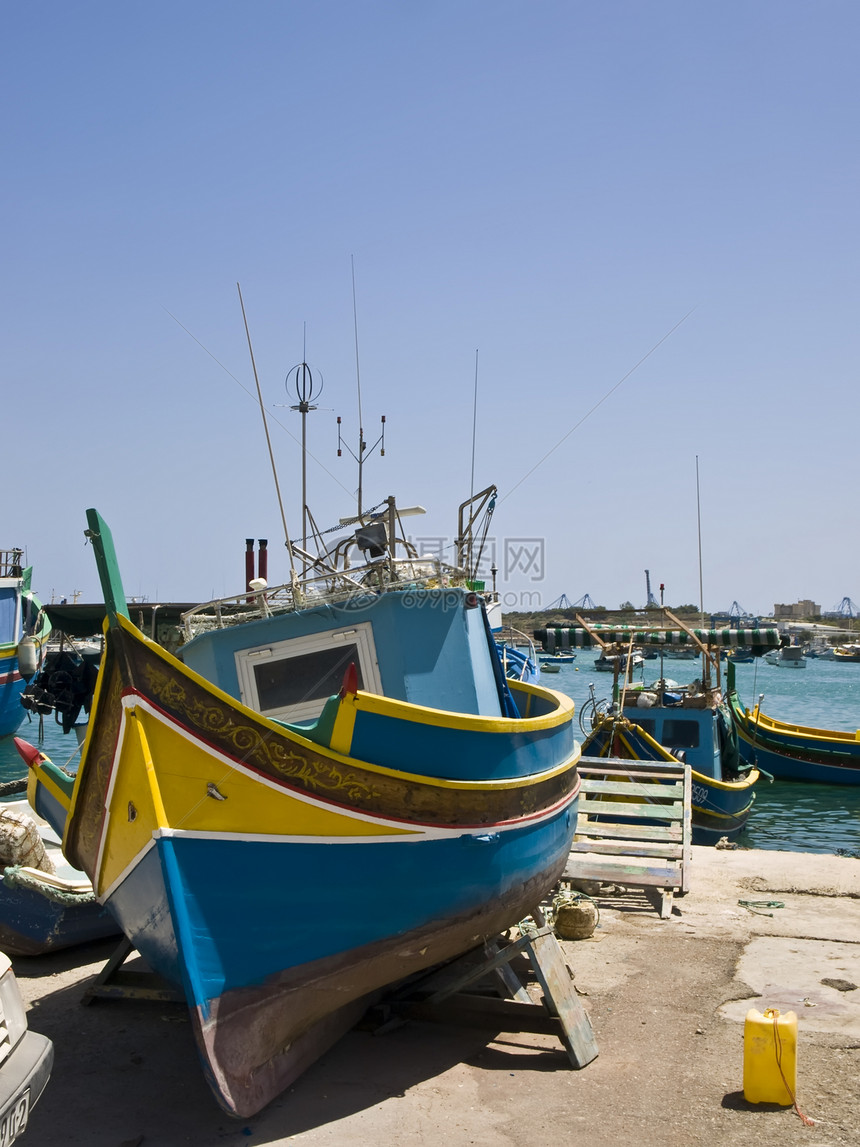 马耳他渔村海洋蓝色码头假期天蓝色场景医学港口泊位旅行图片