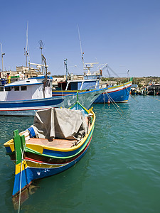马耳他渔村庇护所旅行泊位海岸海洋港口码头假期渔船医学背景图片