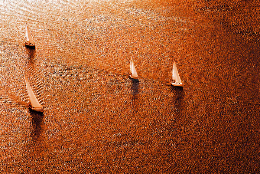 雷加塔橙子海浪活动黄色帆船血管旅行闲暇帆船赛游客图片