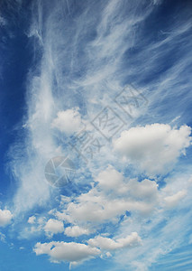 白云蓝色太阳天气高度白色空气背景图片