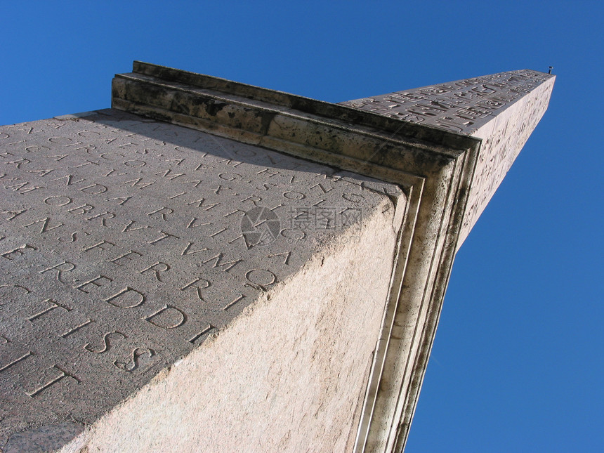 罗马的奥贝利斯克体育馆建筑学柱子蓝色正方形剧院地标晴天斗兽场首都图片