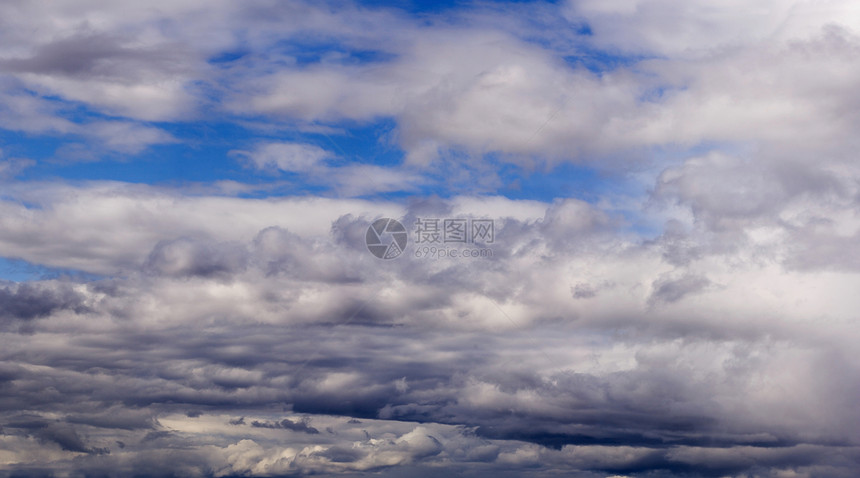 天空日光蓝色环境飞行白色景观阳光衰退图片