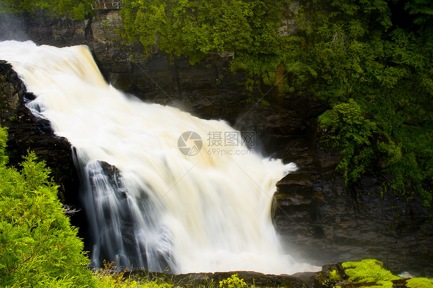 瀑布森林绿色天空山脉岩石蓝色公园图片