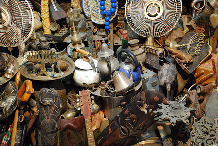 跳蚤市场Flea市场游客展示跳蚤商品垃圾旅游收藏古董背景