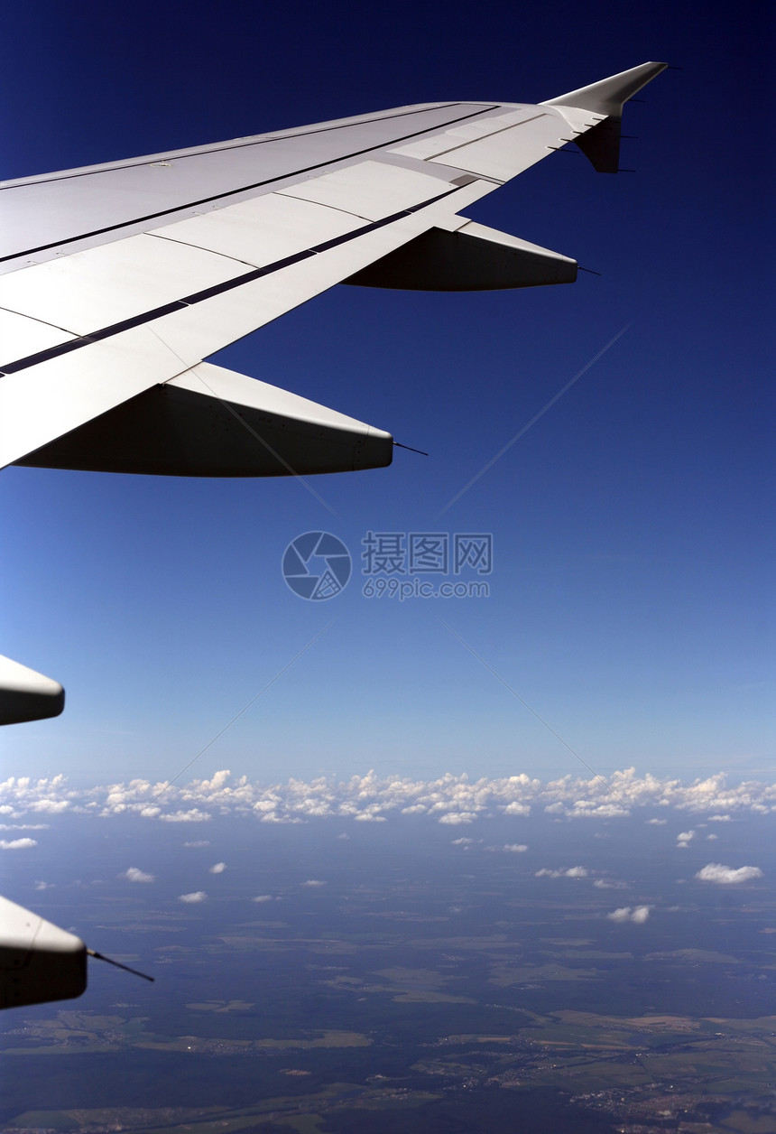 飞机机翼载体机构运输旅行技术旅游货物蓝色高度白色图片
