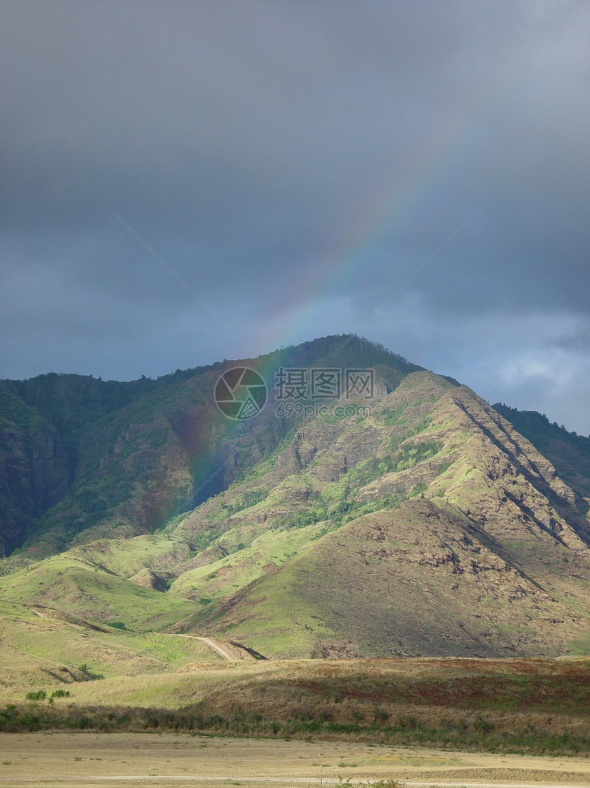 带彩虹的夏威夷山图片