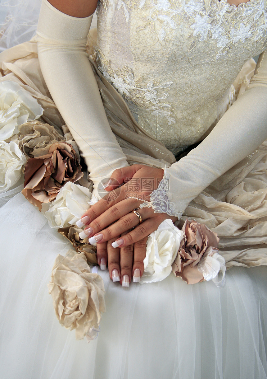 新娘的手戒指女士女性白色珠宝手指婚礼已婚裙子钻石图片