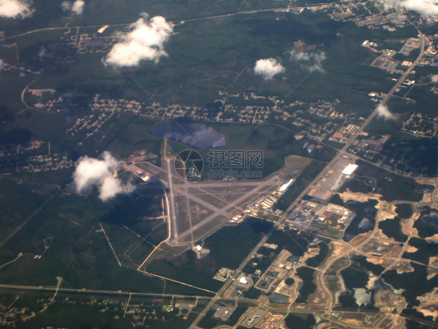 机场飞机翅膀技术地面喷射机运输航空图片