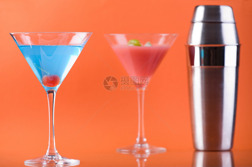 色彩多彩模式情调酒精热带异国橙子果汁器皿大都会玻璃酒吧图片