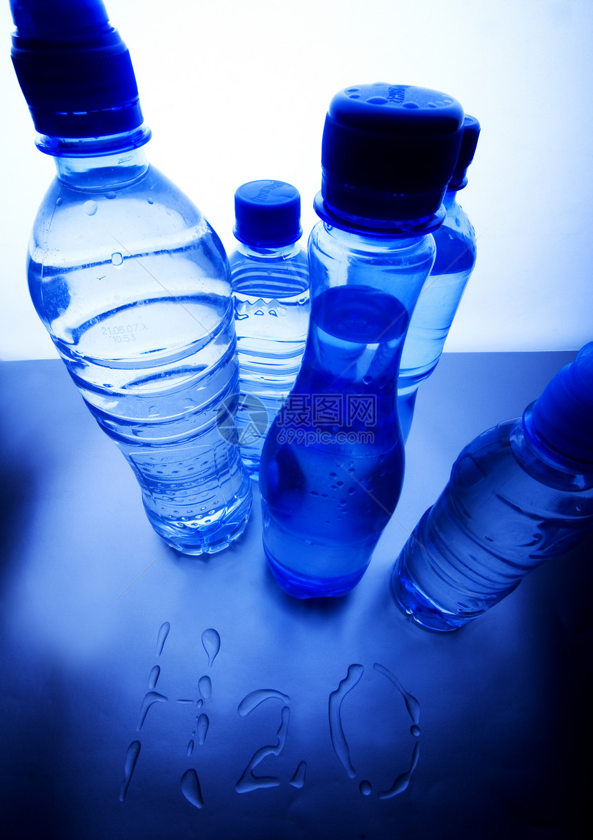 瓶装水医学杯子颜色瓶子矿物蓝色保健生活方式水壶医疗图片