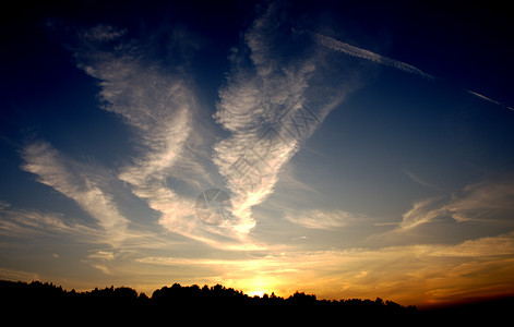 日落与飞机的直线背景图片