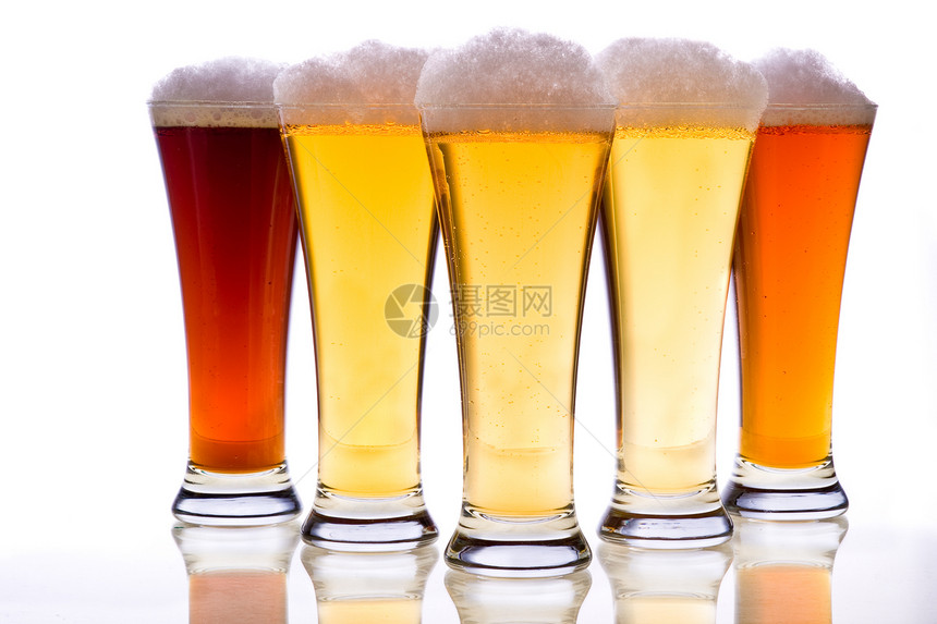 啤酒杯酒精气泡啤酒棕色饮料液体草稿酒吧黄色泡沫图片