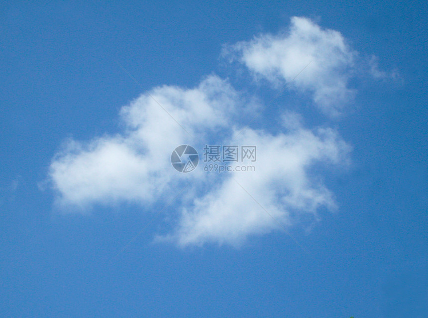 天空中的白云清洁度晴天天气蓬松感天线太阳天堂云景图片