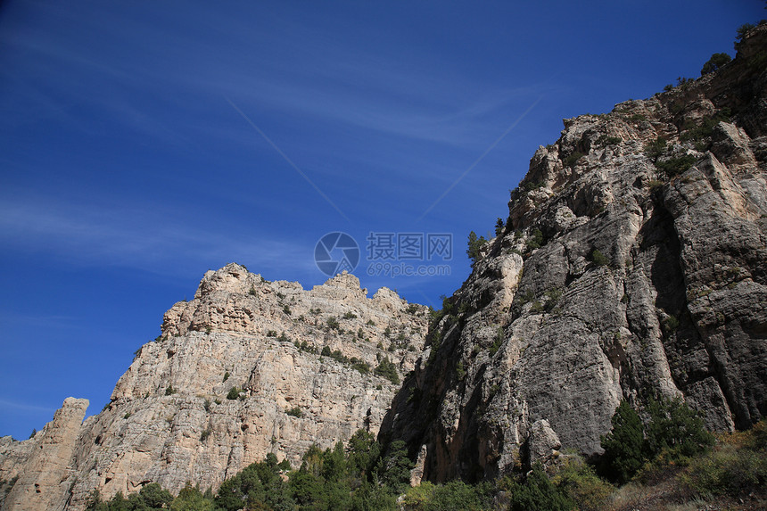 山峰  怀俄明州天空蓝色高山高原小路岩石风景悬崖景点远景图片