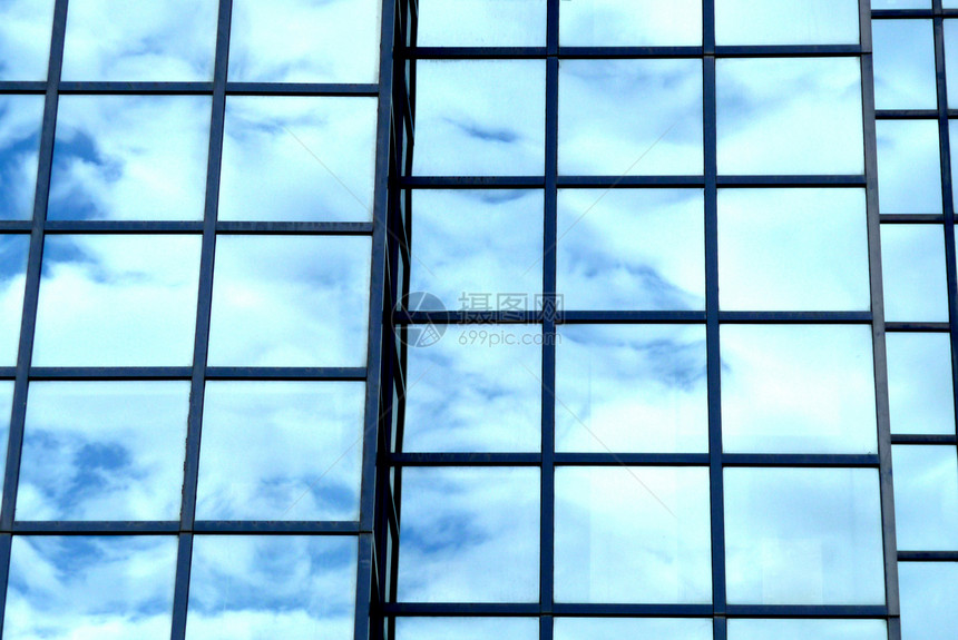 广场窗大楼建筑学玻璃多云建筑反射蓝色图片
