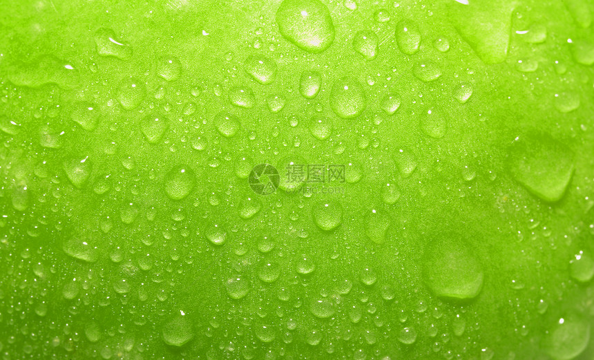 配有水滴的封闭绿苹果水果宏观液体美食小吃节食绿色饮食气泡皮肤图片