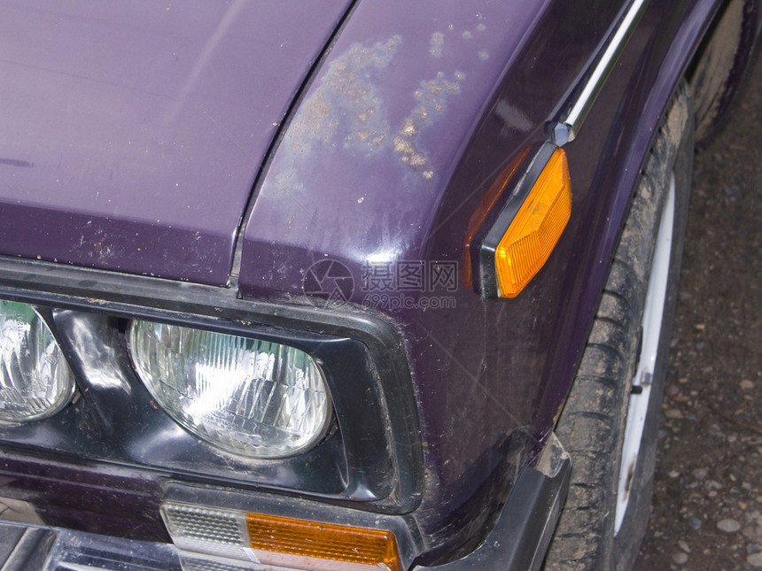 汽车机翼生锈紫色反射大灯车轮茄子图片