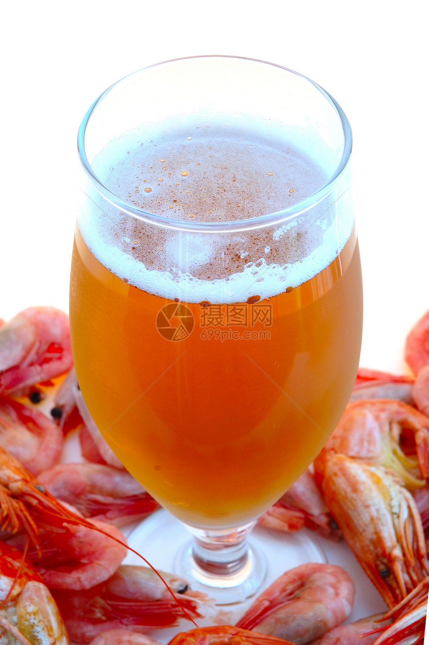 啤酒和虾虾黄色食物棕色玻璃海鲜粉色橙子营养泡沫熟食图片