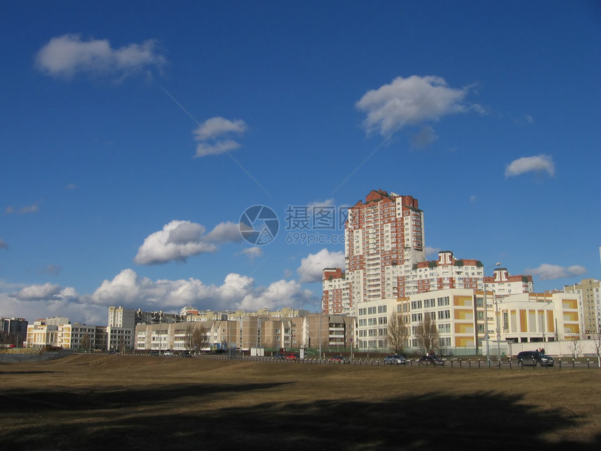 日落日住宅草地绿色房子蓝色建筑建筑学公寓晴天天空图片