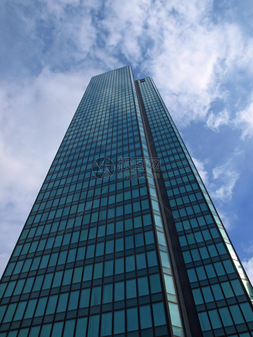 建筑物天空工作摩天大楼商业城市多云公司蓝色办公室图片