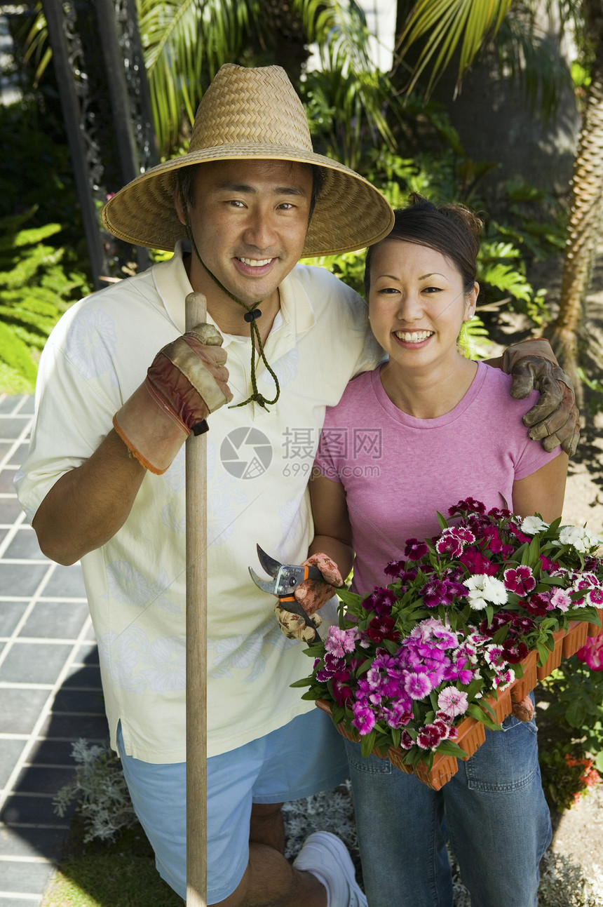 园艺人成年人栽培花园园艺眼神伙计们女性丈夫时间妻子图片
