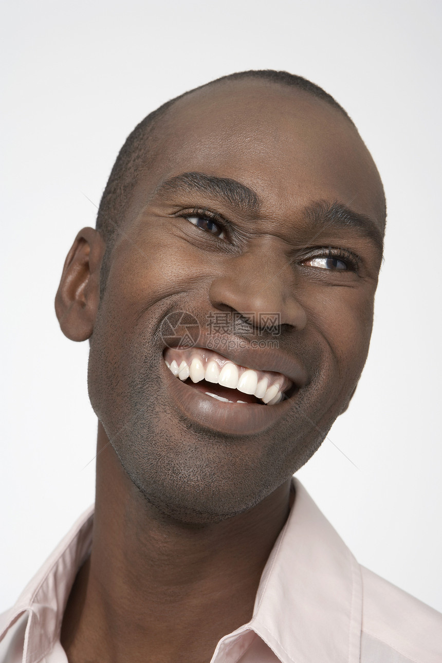 微笑者男士快乐肖像男子表情非裔工作室男人种族照片图片