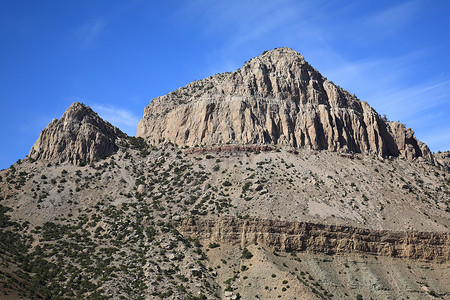 山峰  怀俄明州景点岩石假期高山风景旅行高原蓝天树木远景背景图片